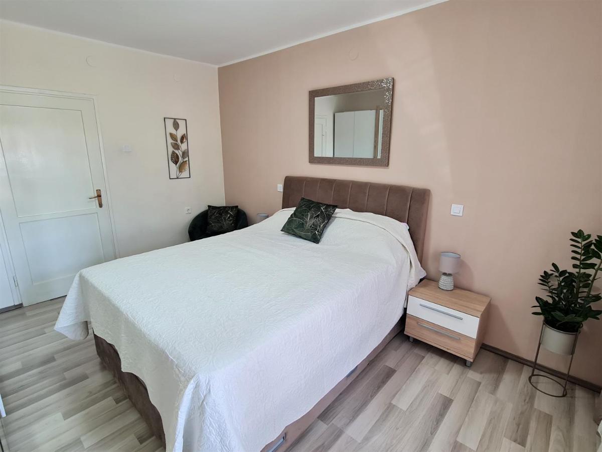 M & M Apartment Пула Екстер'єр фото